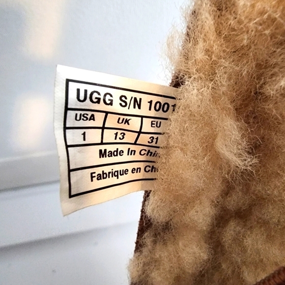 UGG Maddi II boots Size 1 - Picture 10 of 10